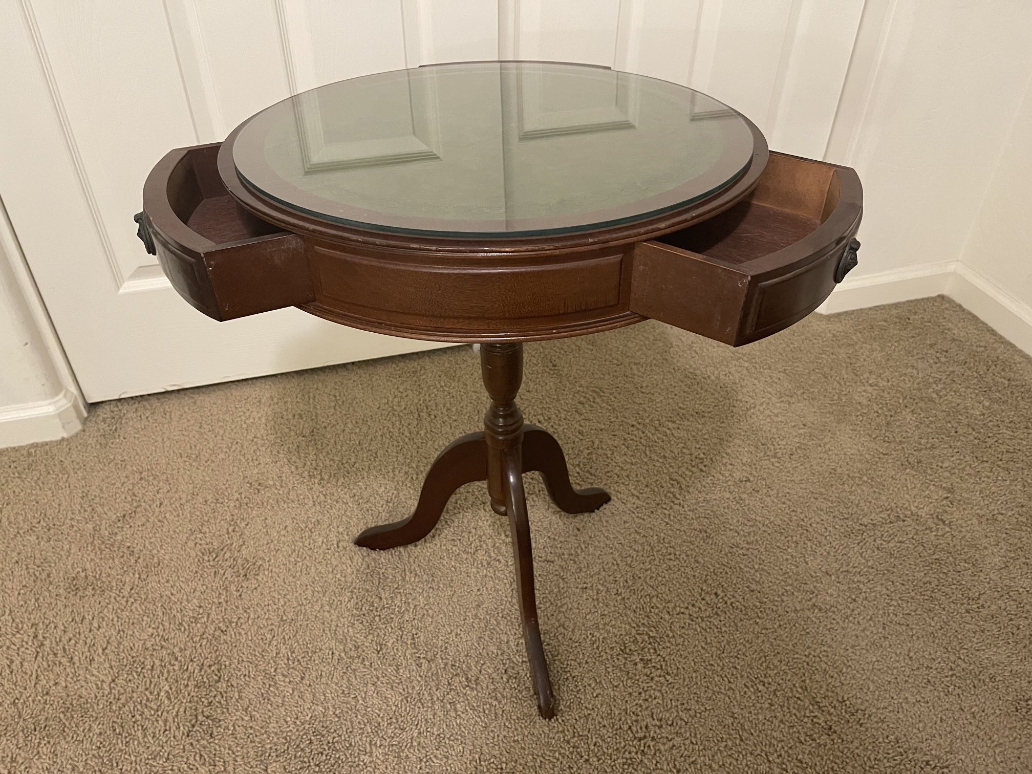 Round End Table 