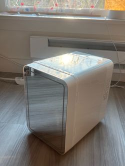 Easy-Take Skincare Mini Fridge w/ Dimmable LED Mirror – 4L