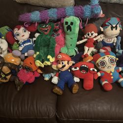 Random Kids Plushie Collection 