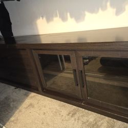 Center Entertainment / TV Stand / Furniture Storage  measurements On Pictures Moving SALE