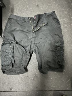 Men’s Black Cargo Shorts Size 40