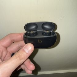 Beats Studio Bud’s +