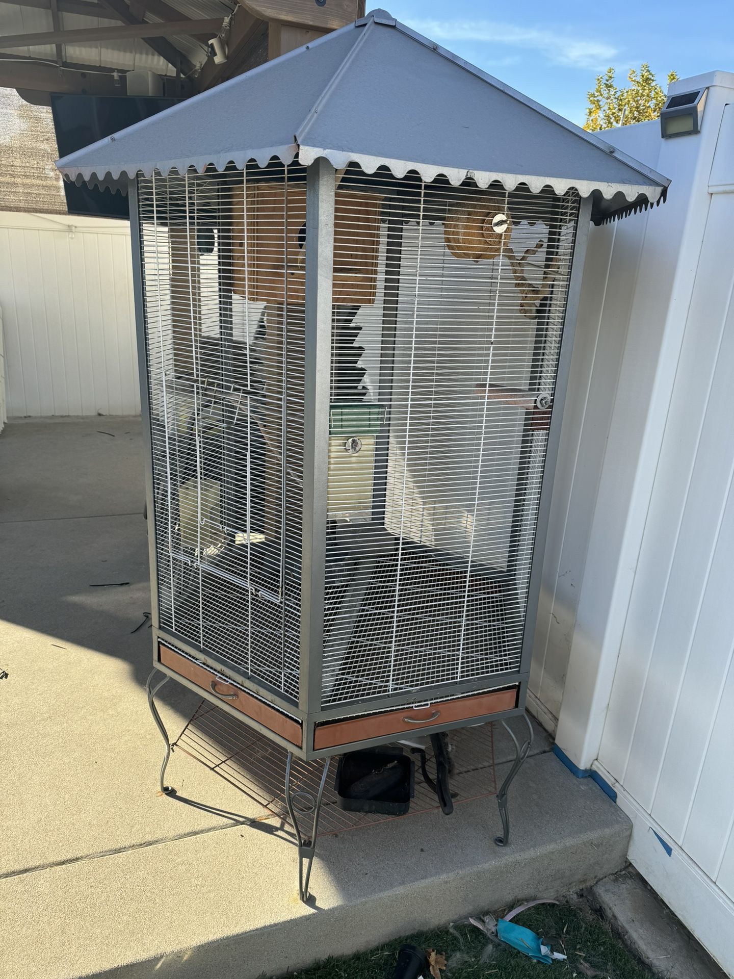 Bird Cage  /  Jaula Para Pájaros 