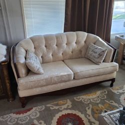 Sofa Excellent Condition 