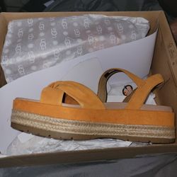UGG Women Shoe 