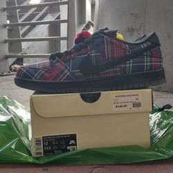 Nike SB Dunk Low Pro QS "Nardwuar" 