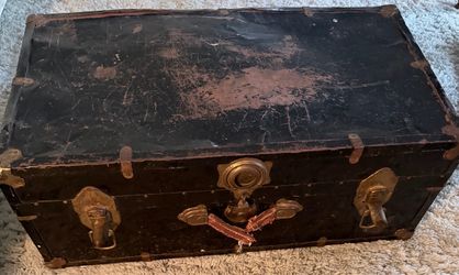 Vintage Antique Metal & Wood Cabin Trunk