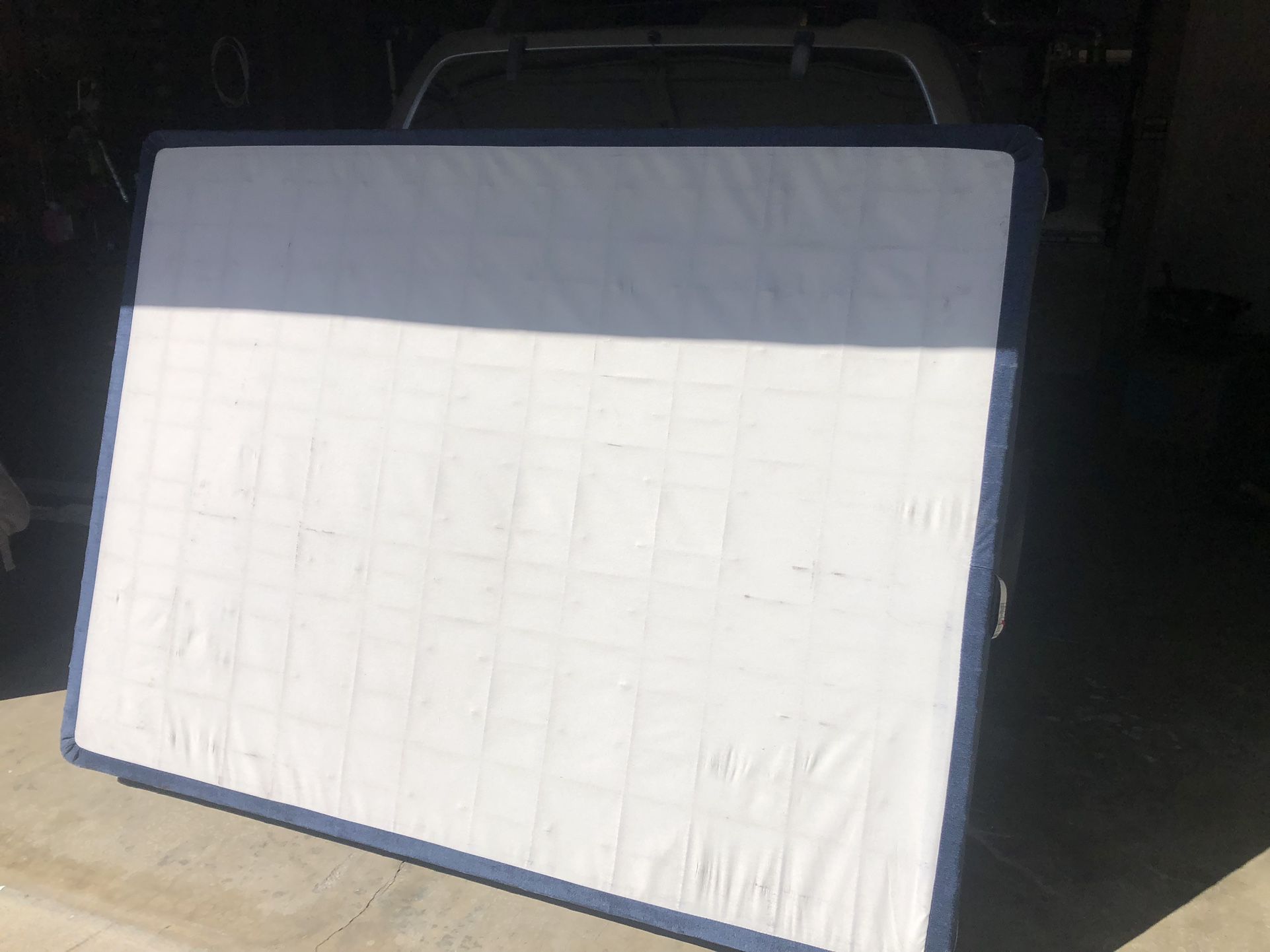 FREE QUEEN BOX SPRING