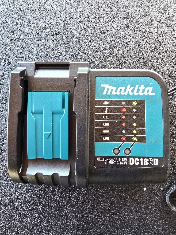 Makita Battery Charger DC18SD