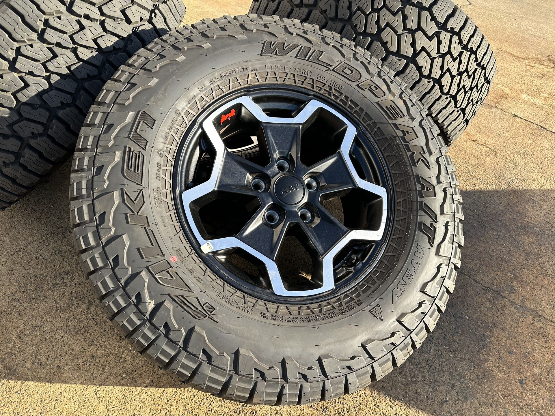 17" OEM Jeep Gladiator Rubicon wheels Falken AT LT285/70R17 Fits Jeep Wrangler Grand Cherokee TPMS