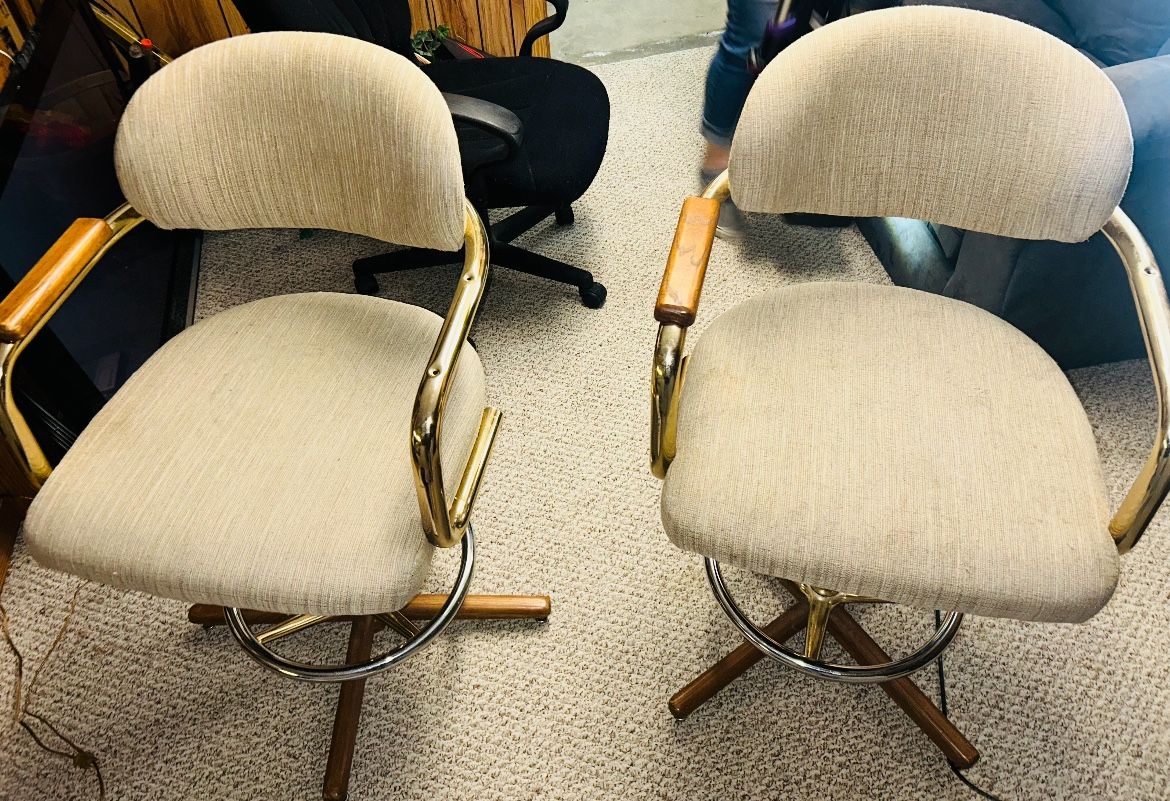 Swivel Bar Stools