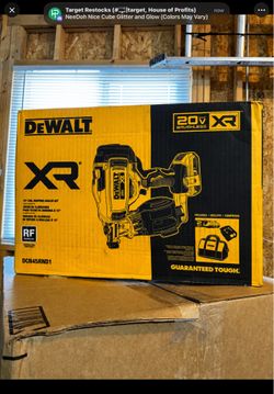 DEWALT 20V MAX XR Brushless 15 Degree Coil Roofing Nailer Kit