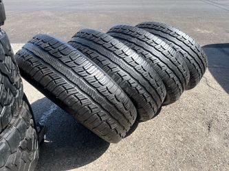 Bfgoodrich 265/70/17”