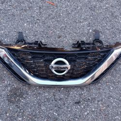 2016-2019 Nissan Sentra Complete Grill With Emblem Oem. 