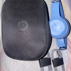 Beats Solo 4 In Great condition-AVAILABLE 