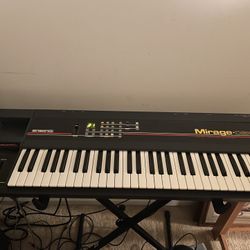 1987 Ensoniq Mirage Digital Sampling Keyboard 