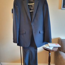 Kenneth Cole
Suit