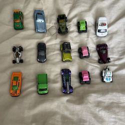 New and gentlybused colkectibke cars