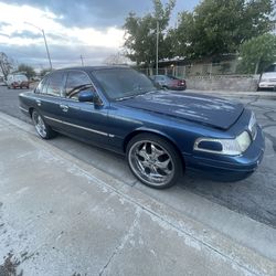 1993 Crown Victoria 