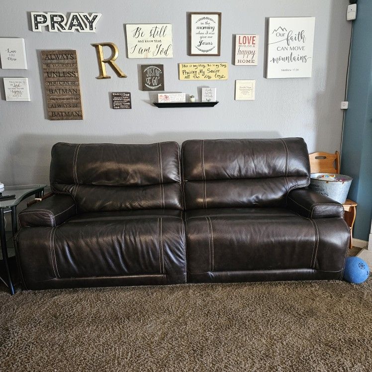 Leather Reclining Sofa (Electric) for Sale in Bakersfield, CA OfferUp