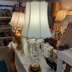  THIS IS A VERY  Gorgeous Looking VINTAGE LAMP  JUST  Look at THIS ONE  35INCHES TALL 