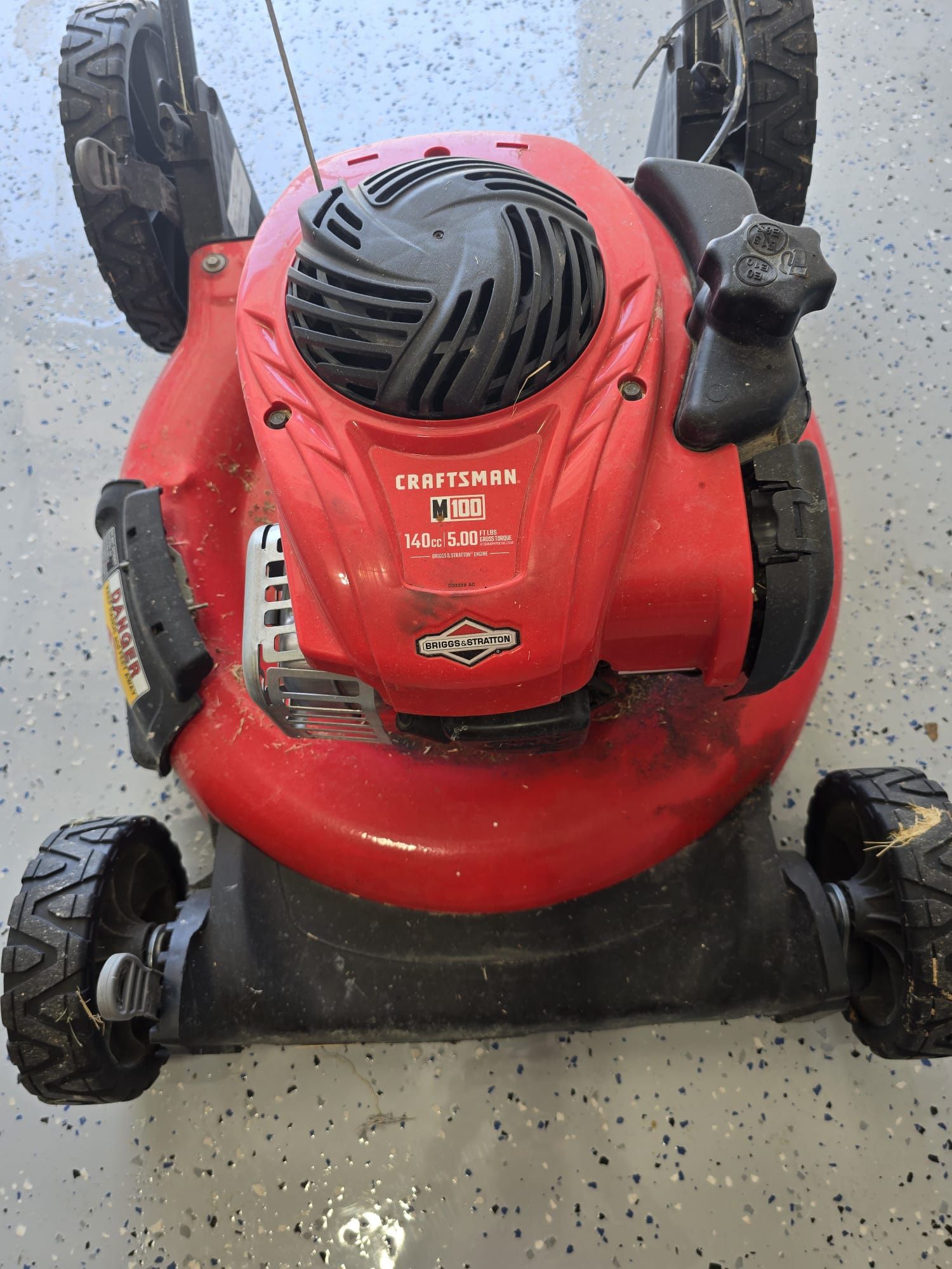 CRAFTSMAN M100 Gas Push Lawn Mower with 140 cc Briggs and Stratton