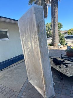 FREE...  Twin Bed box spring... FREE