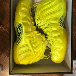 Foamposite Pro Volt Size 8 Men