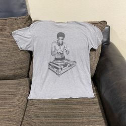 Size XL Dj Bruce Lee T-Shirt.