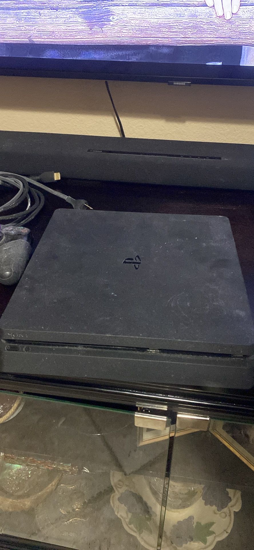PlayStation 4 PS4 with 6 games and controller