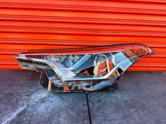 2017-2018-2019 TOYOTA CHR HEADLIGHT LEFT DRIVER OEM