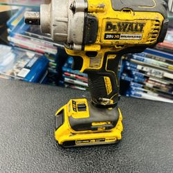 Dewalt 20v 1/2” Cordless Impact Wrench Drill With Battery 