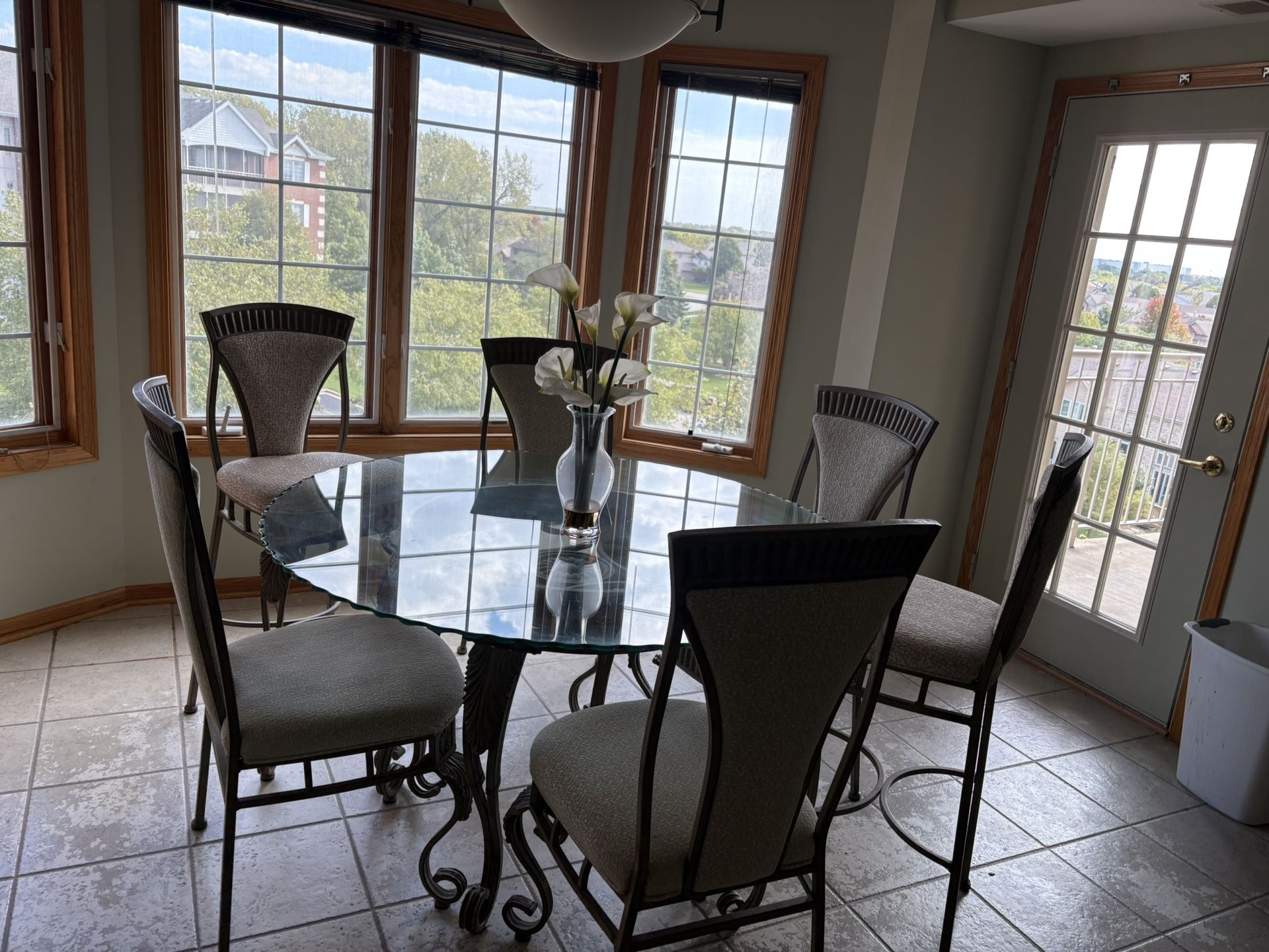 Kitchen Table & Chairs 