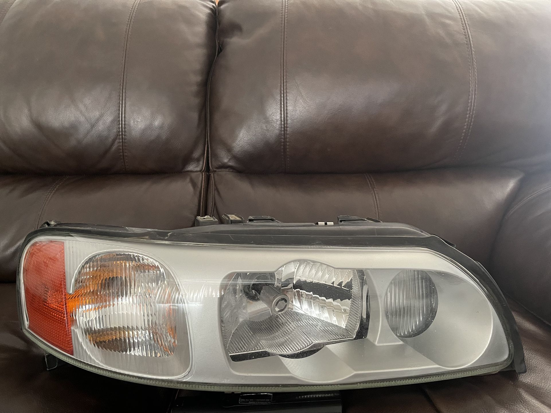 Volvo S60R Passenger Complete Headlight