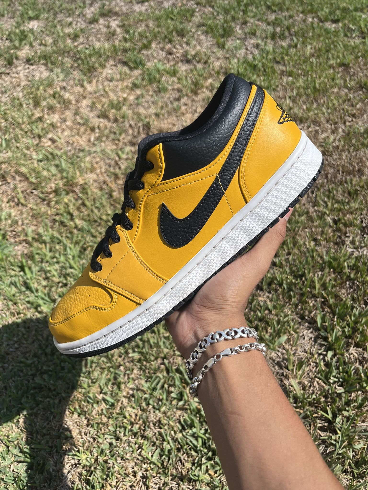 Jordan 1 Low “University Gold” Size 10 Men