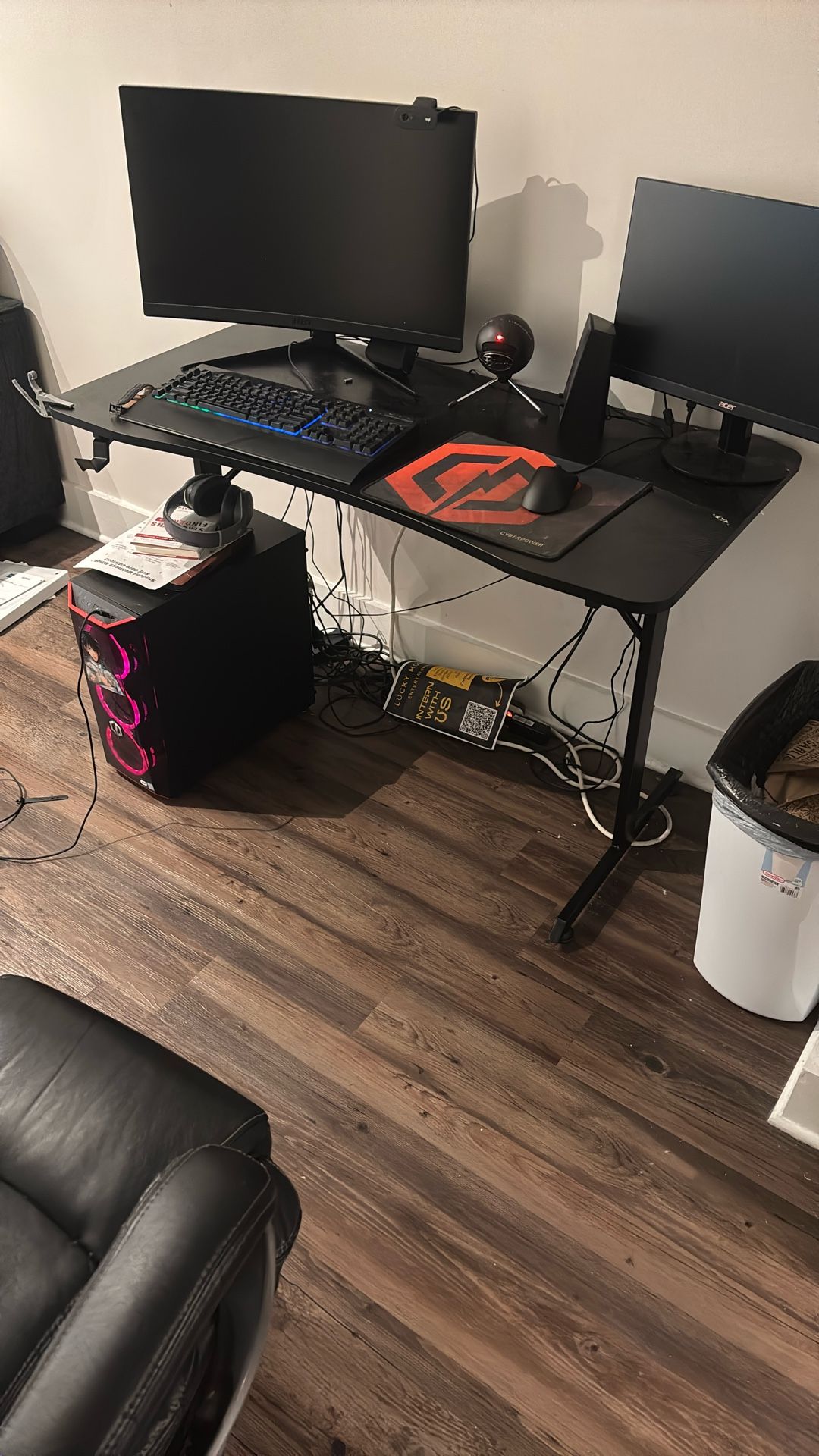 Black Gaming Desk