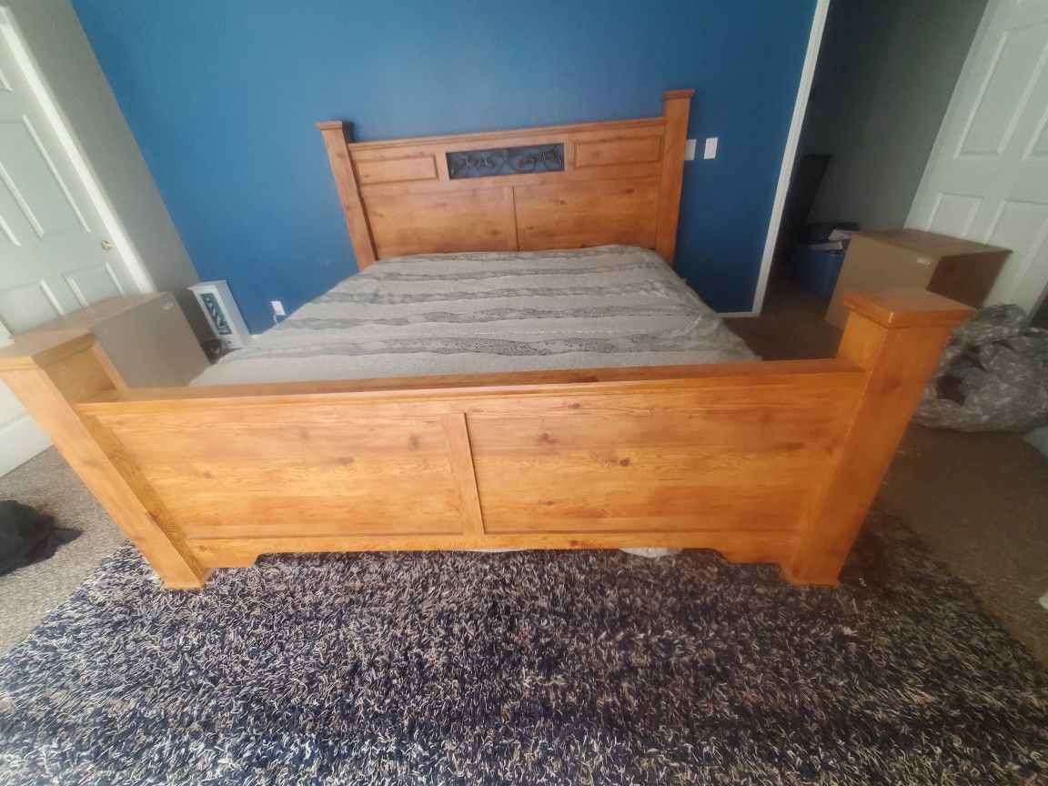 Cali King Bed And Dresser 