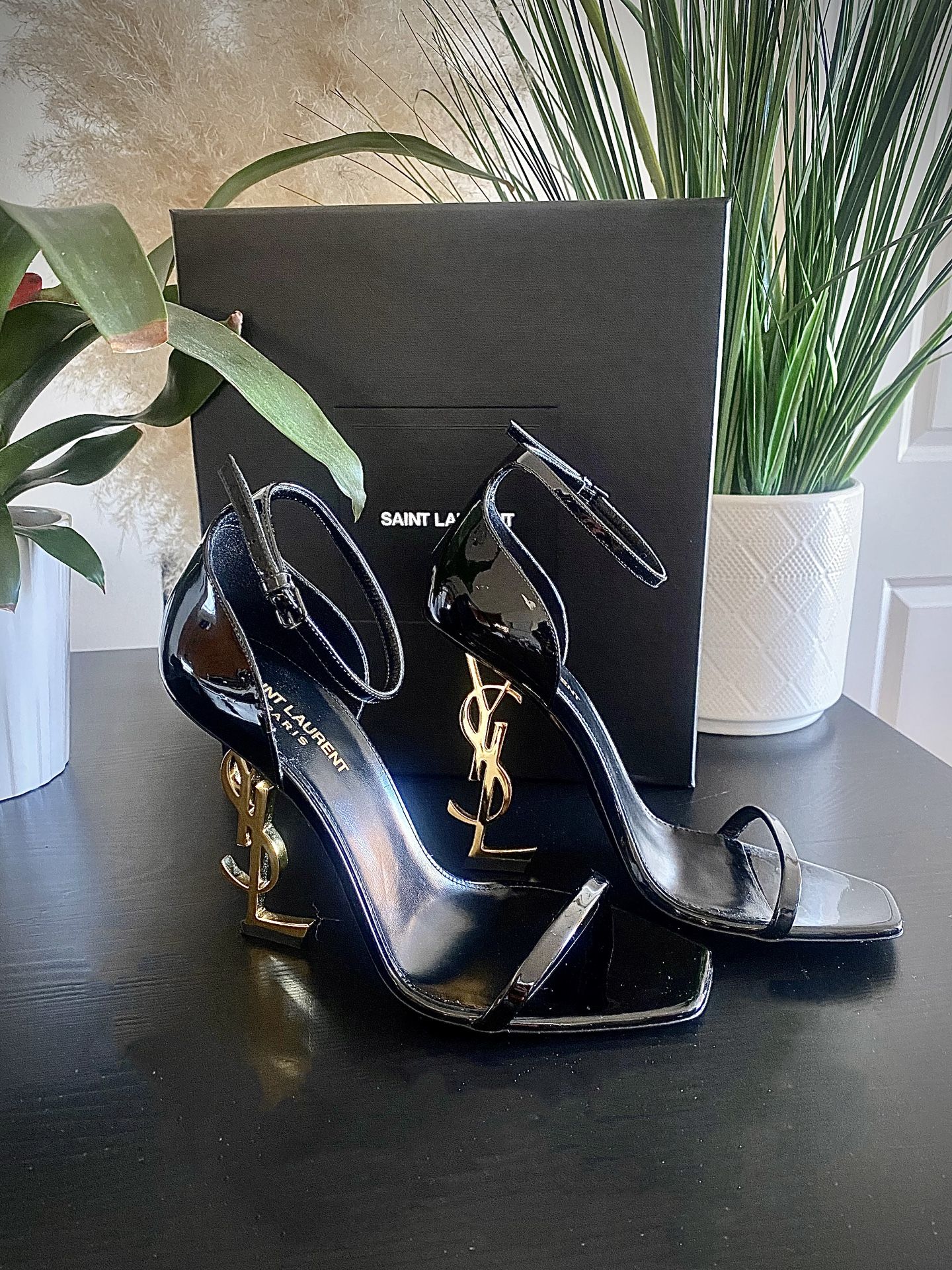 100% AUTHENTIC YVES Saint Laurent OPYUM sandals GREAT CONDITION with box YSL