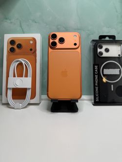 iPhone 17 Pro Max 256GB Orange Unlocked Like New (Free Accessories)
