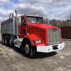 KENWORTH T800 Tri Axle Dump Truck