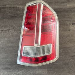 2014 Chrysler 300 Right Side Tail Light 