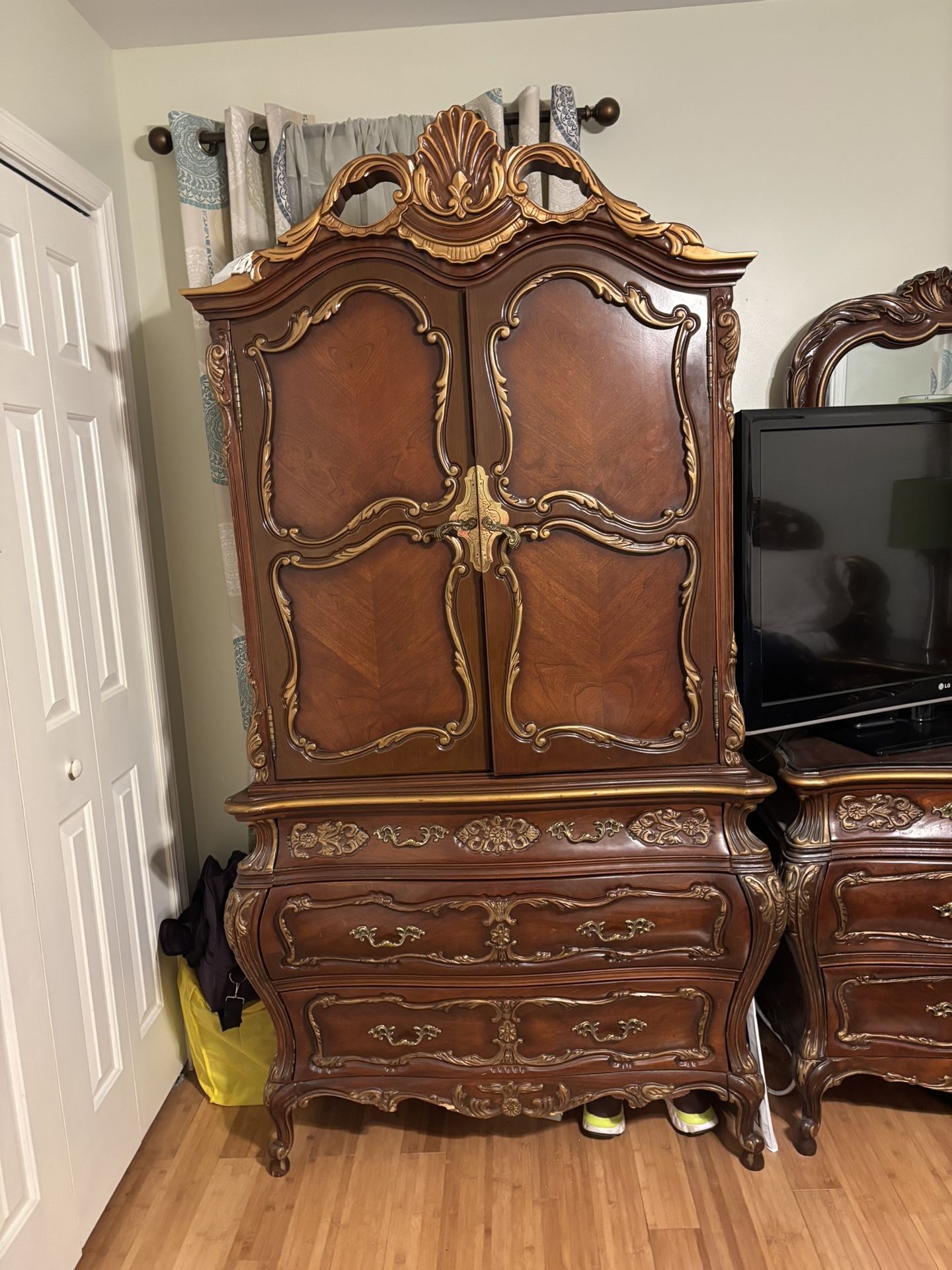 Vintage Antique Brown Set