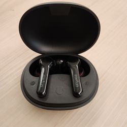 Bluetooth Noise Cancelling Headphones