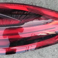 2015 2016 2017 PORSCHE CAYENNE PASSENGER TAIL LIGHT LAMP