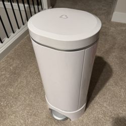 Munchkin UV Diaper Pail