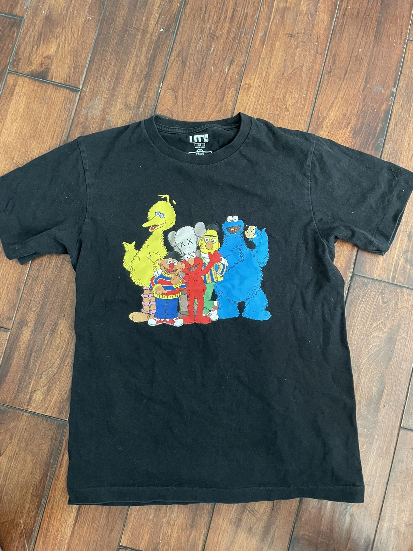 EUC Kaws X Uniqlo X Sesame Street Tshirt Adult size XS Extra Small