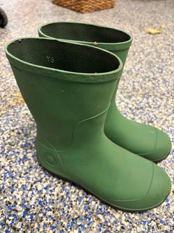 Bogs boots youth size 5