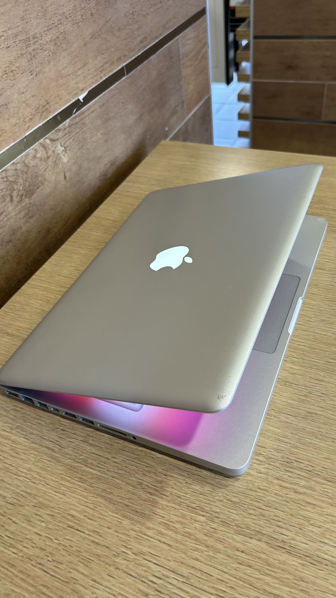 Apple MacBook Pro 13” I5/8GB/256GB SSD $140