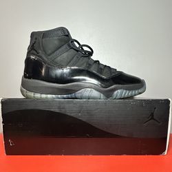 Size 12 - Jordan 11 Retro Cap and Gown 2018