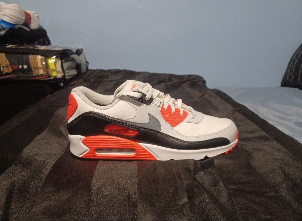 Brand New And Original Men's Nike Air Max's 90 Sneakers Sizes 13